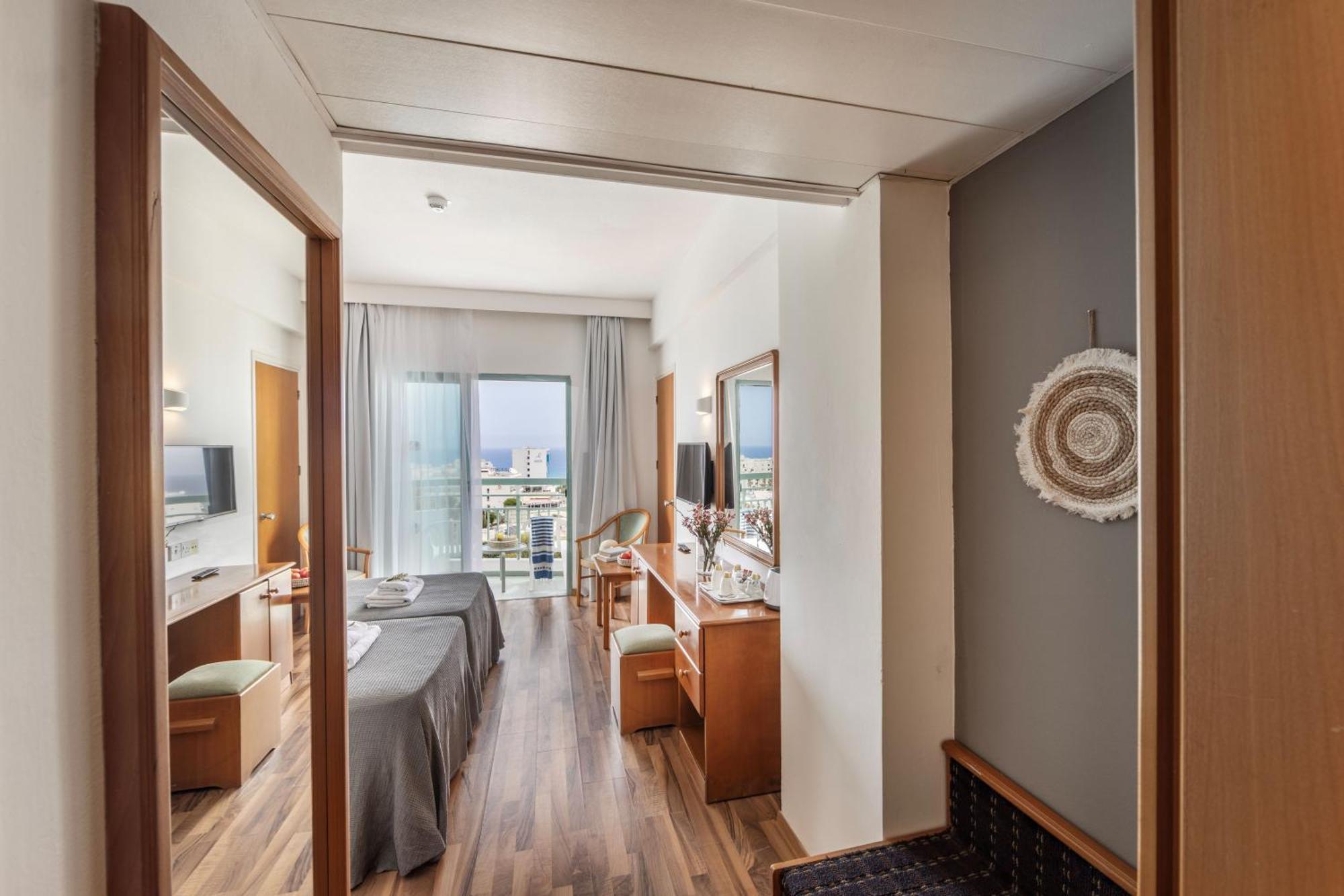 Antigoni Otel